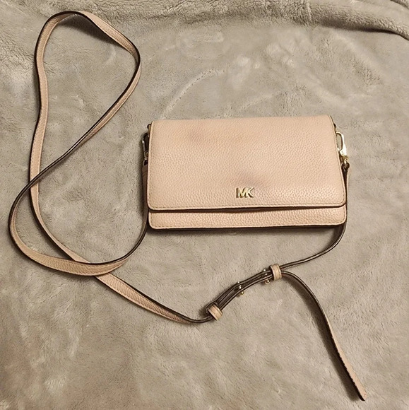 Michael Kors Soft Pink Leather Crossbody Purse - Picture 1 of 7